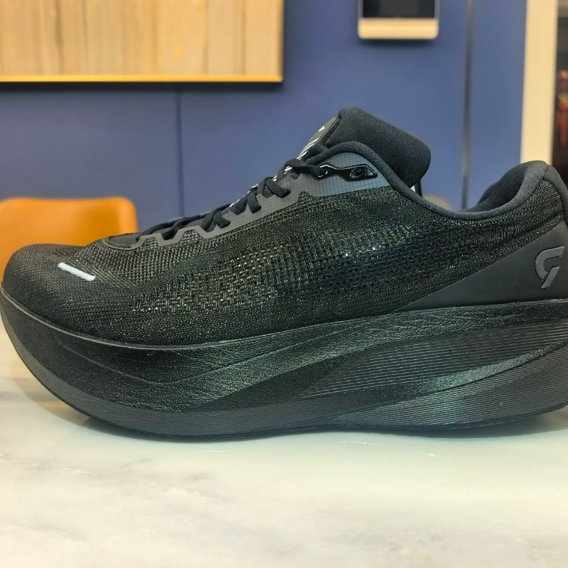DYNAFISH Running Shoes For Men - огляд і ціна Women'S Shoes Vs Men'S