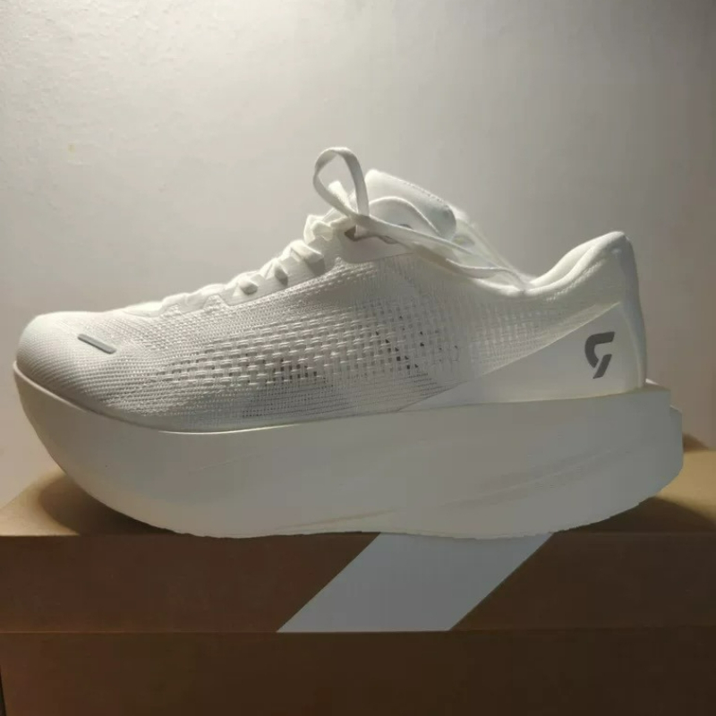 DYNAFISH Training Shoes For Me - огляд і ціна Women'S Shoes Vs Men'S