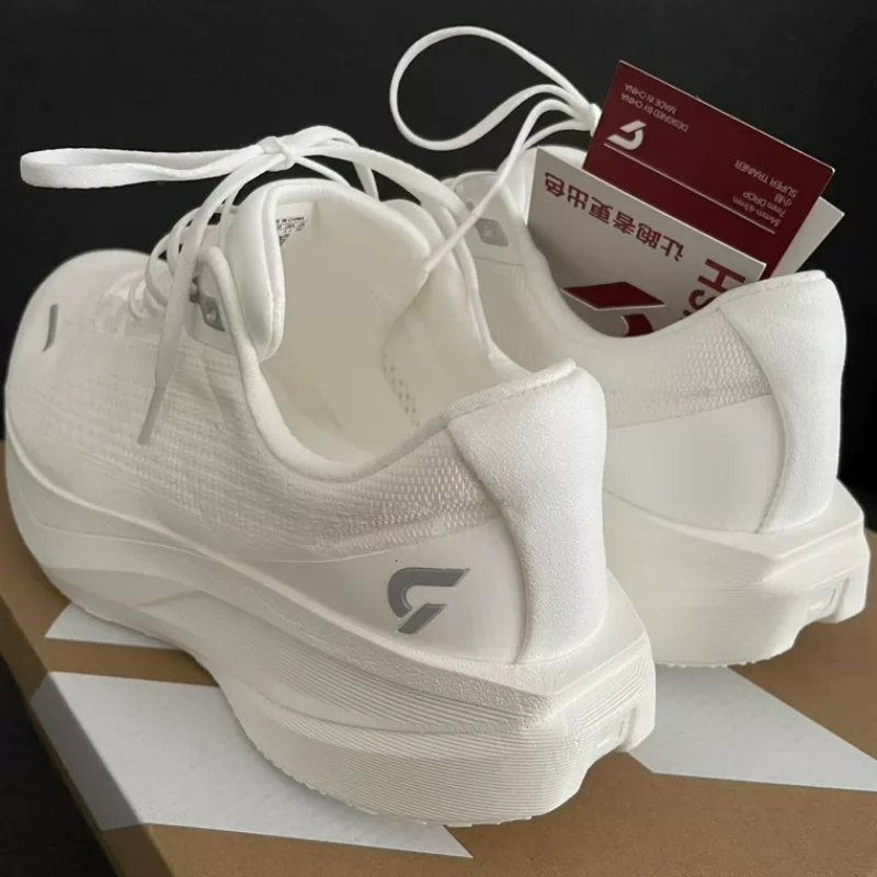 DYNAFISH Training Shoes For Me - огляд і ціна Women'S Shoes Vs Men'S