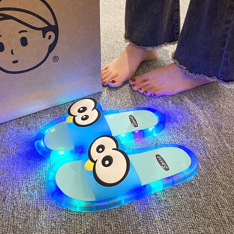 Funny Big Eyes Luminous Slide  - огляд і ціна Mule Slip On